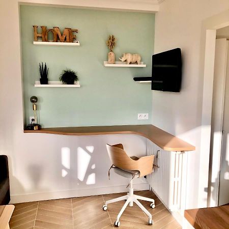 Bel Appartement Renove, Centre De 반느 외부 사진